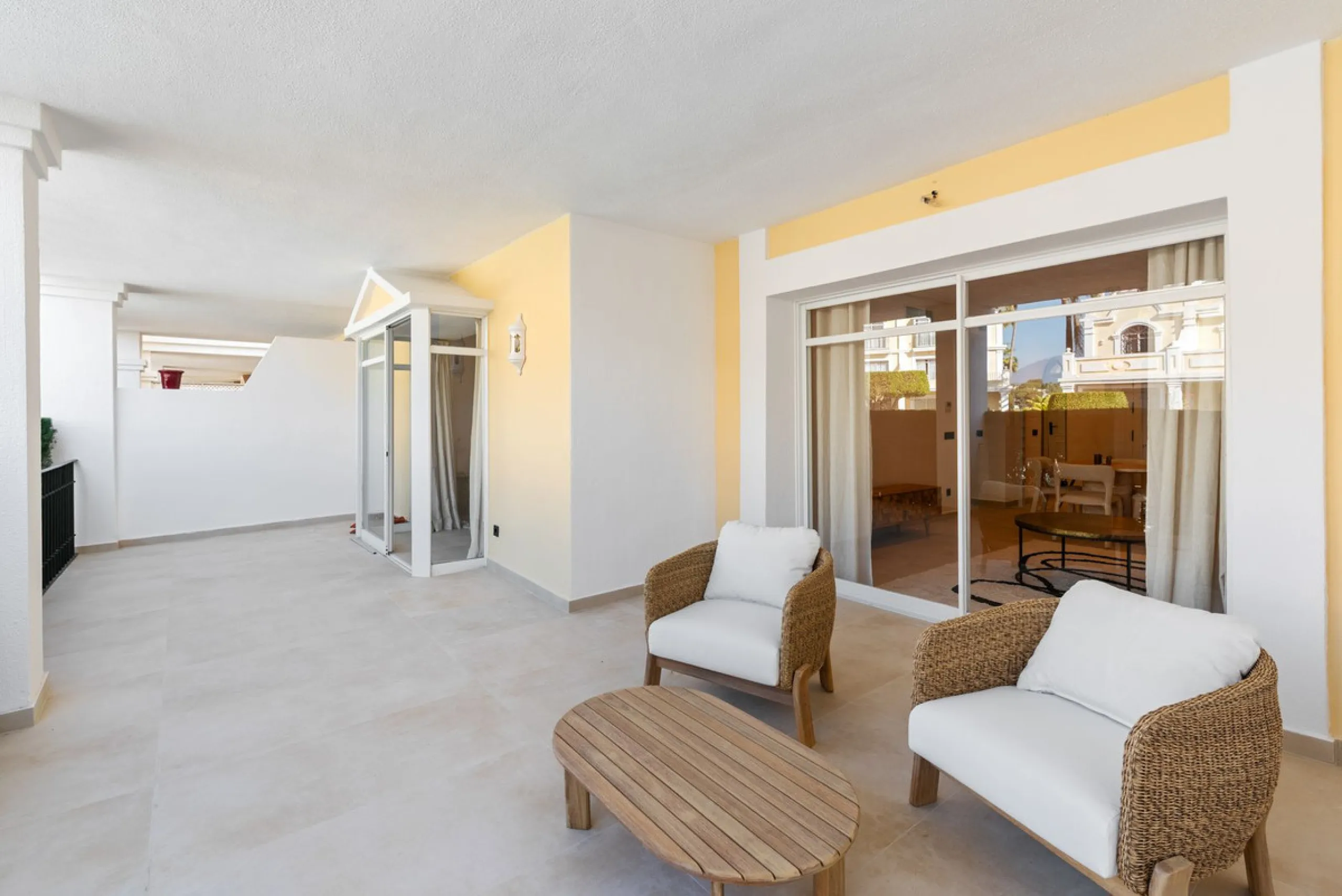 Apartment - Ground Floor Apartment в продаже в Marbella, Málaga. В доме 3 спален и 2 ванных комнат. Площадь дома 120 м²