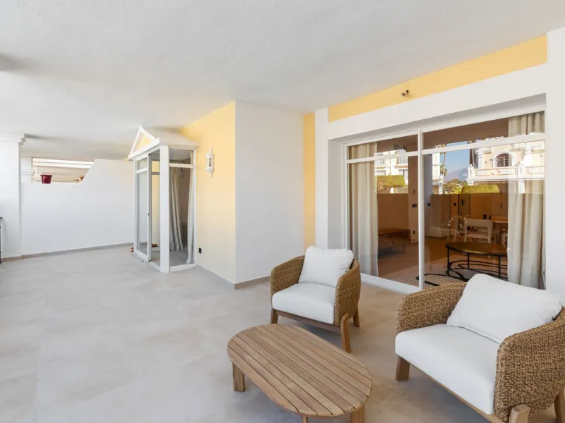 Apartment - Ground Floor Apartment в продаже в Marbella, Málaga. В доме 3 спален и 2 ванных комнат. Площадь дома 120 м²