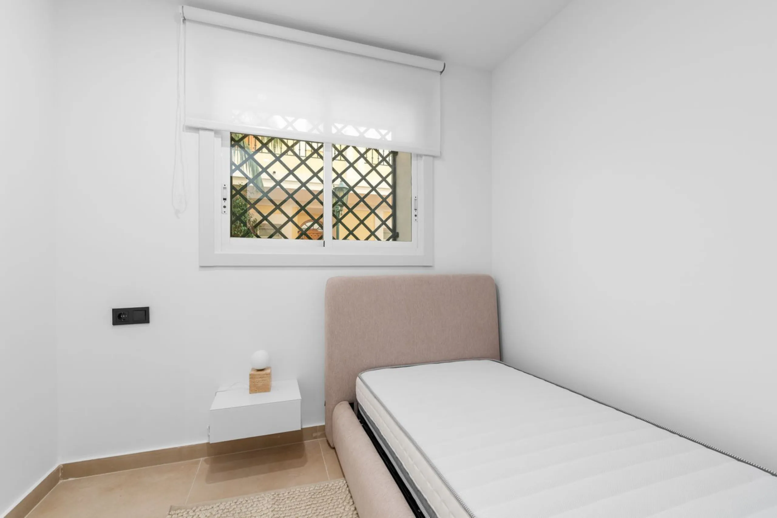 Apartment - Ground Floor Apartment в продаже в Marbella, Málaga. В доме 3 спален и 2 ванных комнат. Площадь дома 120 м²
