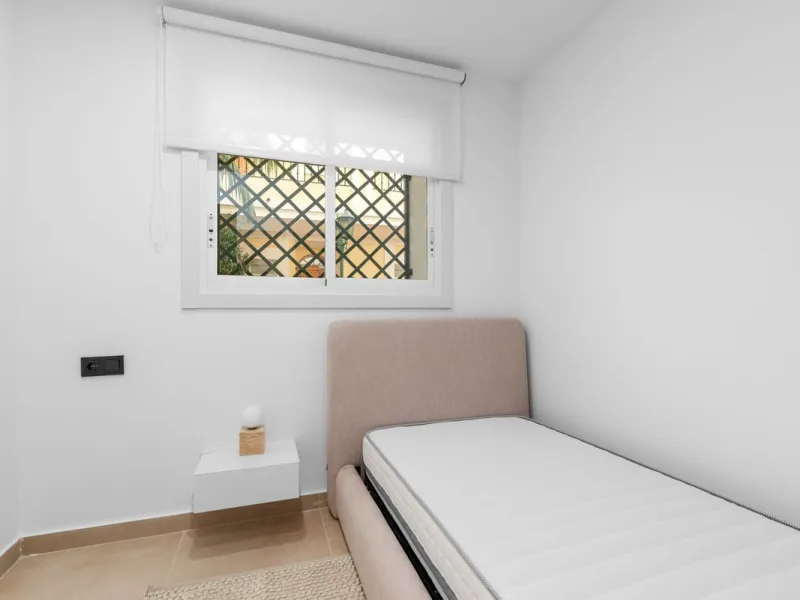 Apartment - Ground Floor Apartment в продаже в Marbella, Málaga. В доме 3 спален и 2 ванных комнат. Площадь дома 120 м²