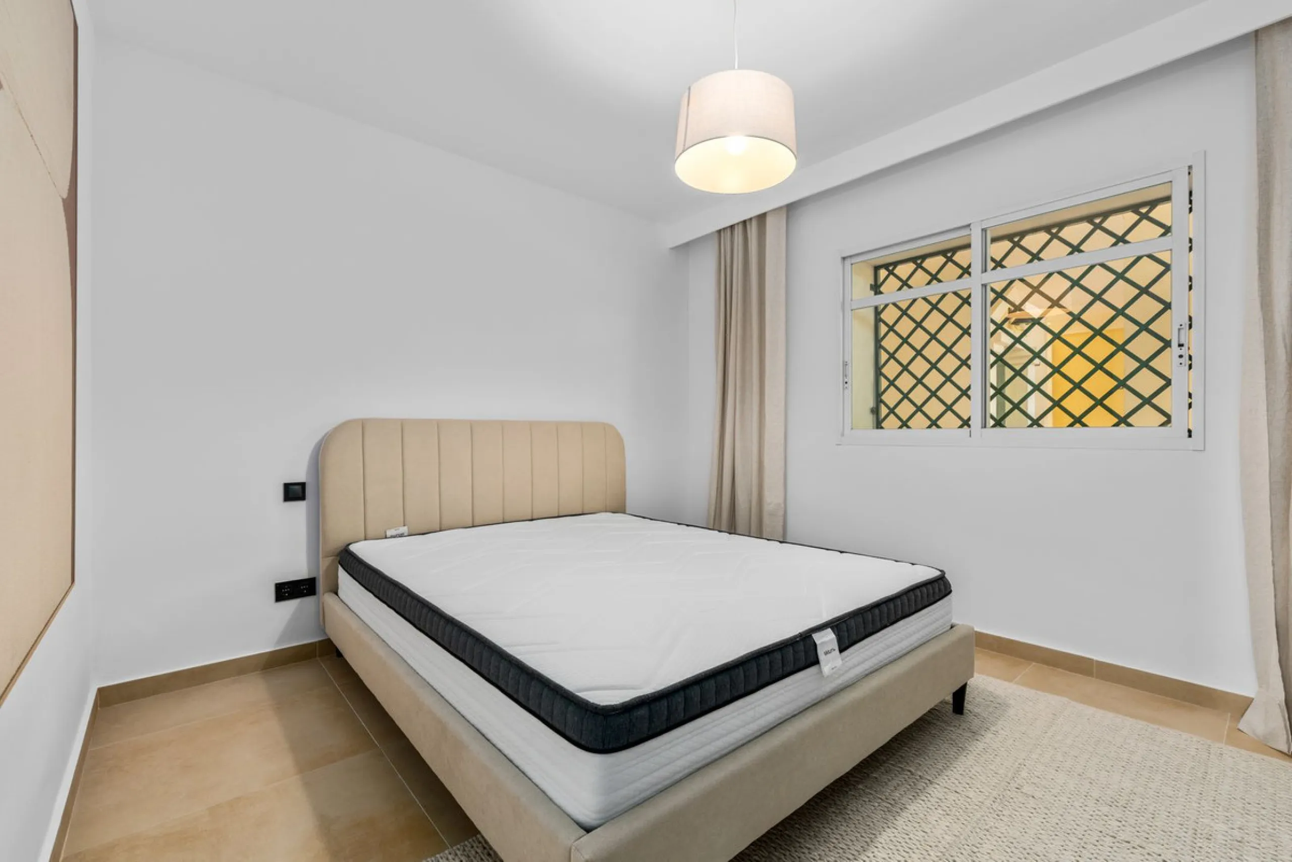 Apartment - Ground Floor Apartment в продаже в Marbella, Málaga. В доме 3 спален и 2 ванных комнат. Площадь дома 120 м²