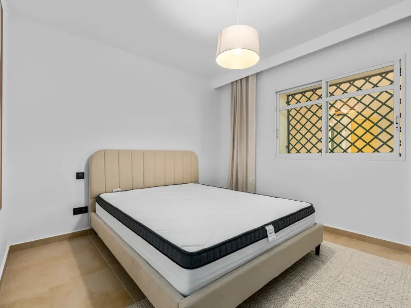 Apartment - Ground Floor Apartment в продаже в Marbella, Málaga. В доме 3 спален и 2 ванных комнат. Площадь дома 120 м²