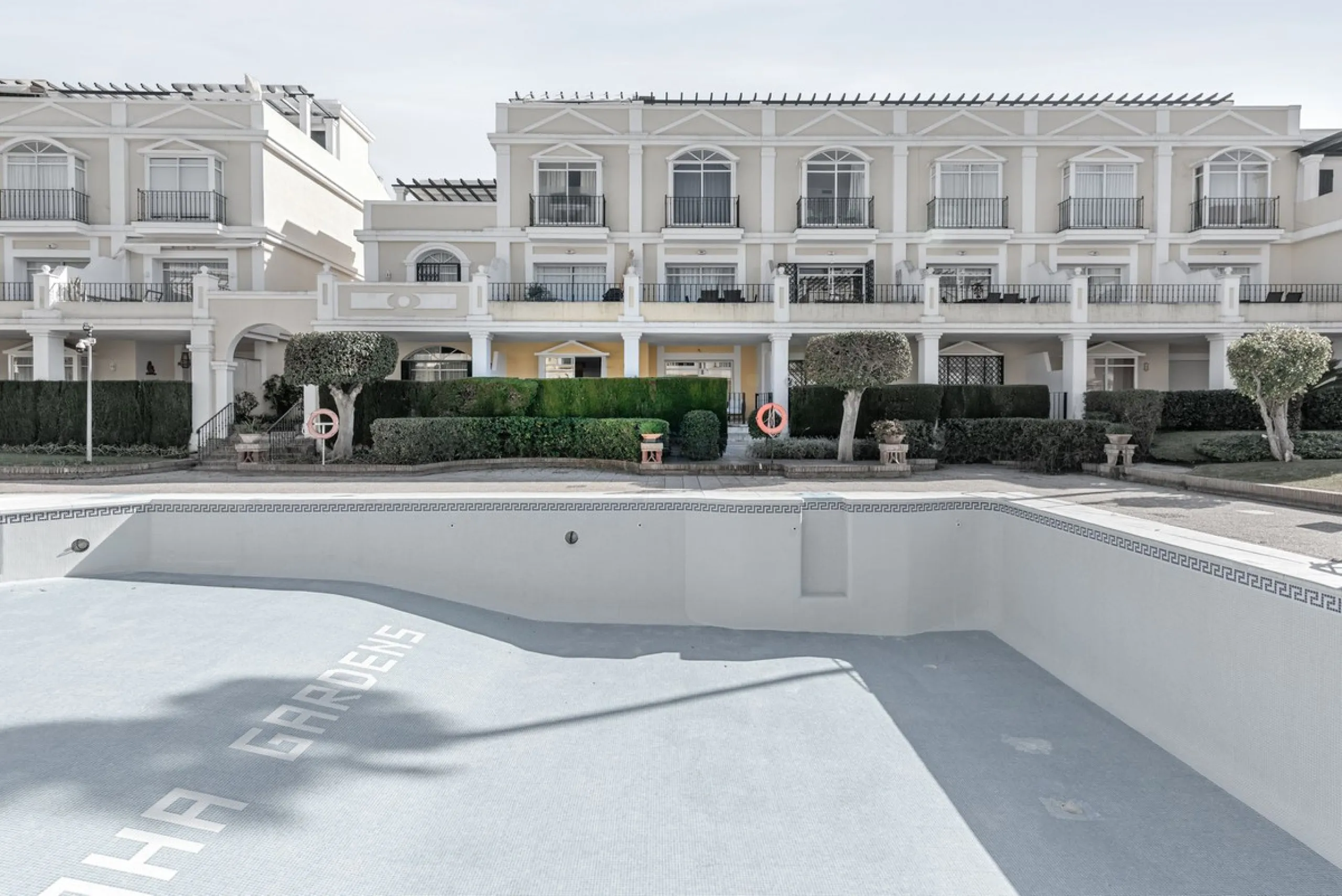 Apartment - Ground Floor Apartment в продаже в Marbella, Málaga. В доме 3 спален и 2 ванных комнат. Площадь дома 120 м²
