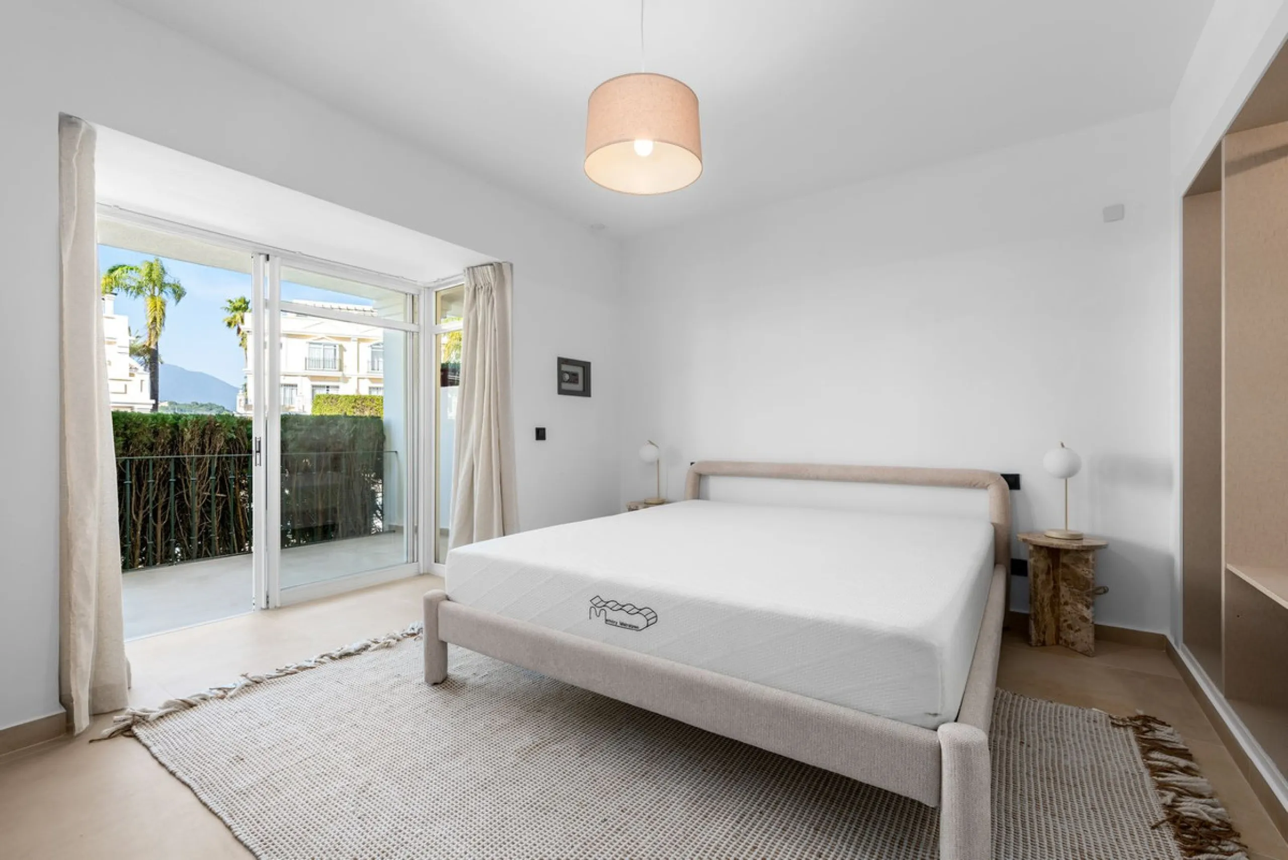 Apartment - Ground Floor Apartment в продаже в Marbella, Málaga. В доме 3 спален и 2 ванных комнат. Площадь дома 120 м²
