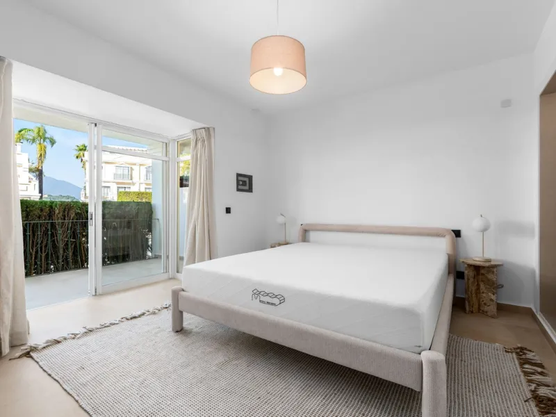Apartment - Ground Floor Apartment в продаже в Marbella, Málaga. В доме 3 спален и 2 ванных комнат. Площадь дома 120 м²