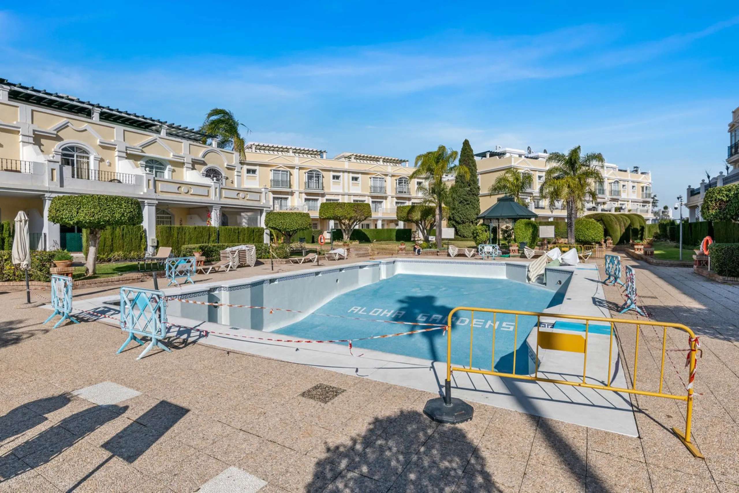 Apartment - Ground Floor Apartment в продаже в Marbella, Málaga. В доме 3 спален и 2 ванных комнат. Площадь дома 120 м²