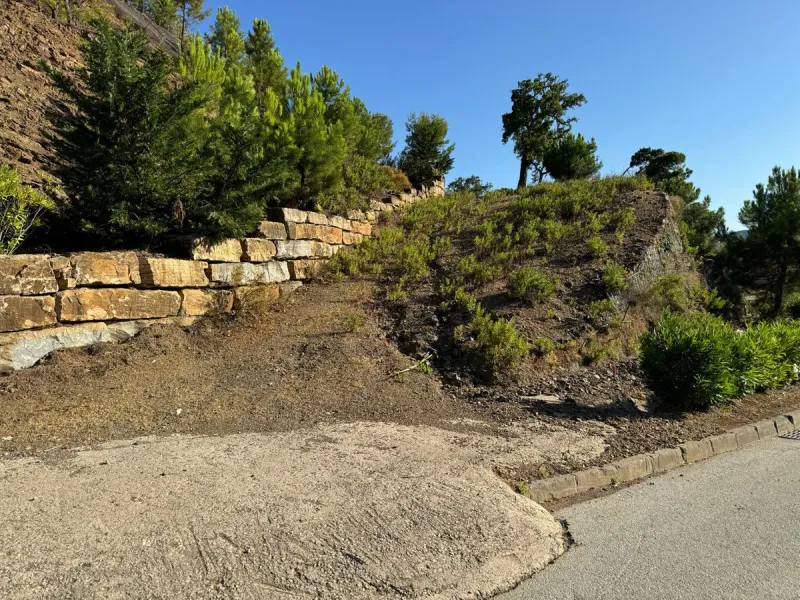 Plot - Land в продаже в Benahavís, Málaga. Площадь дома 1600 м². Площадь участка 5497 м²