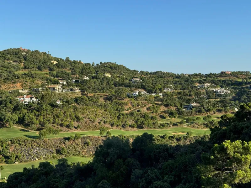 Plot - Land в продаже в Benahavís, Málaga. Площадь дома 1600 м². Площадь участка 5497 м²