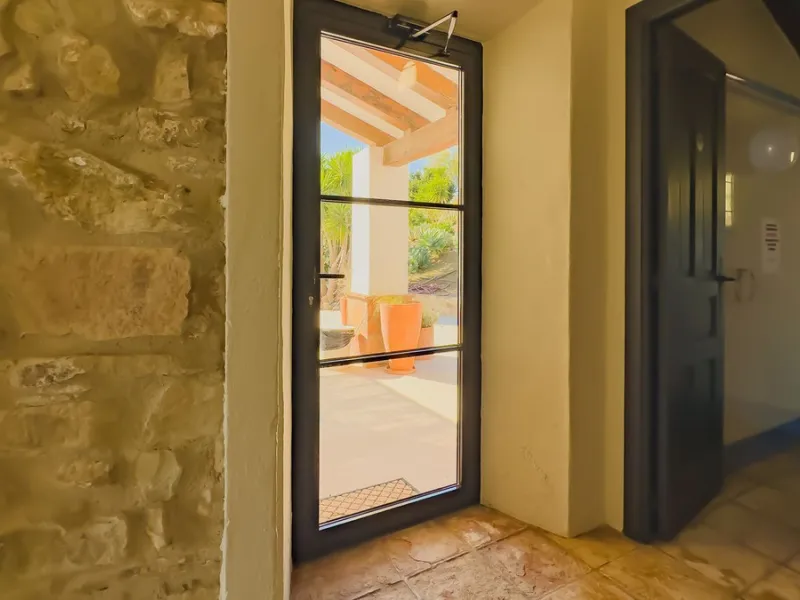 This exceptional Andalusian estate, located in the charming village of Villanueva de la Concepción, offers a rare combination of space, privacy, and breathtaking surroundings. The main residence includes 11 beautifully renovated bedrooms, comfortably acco