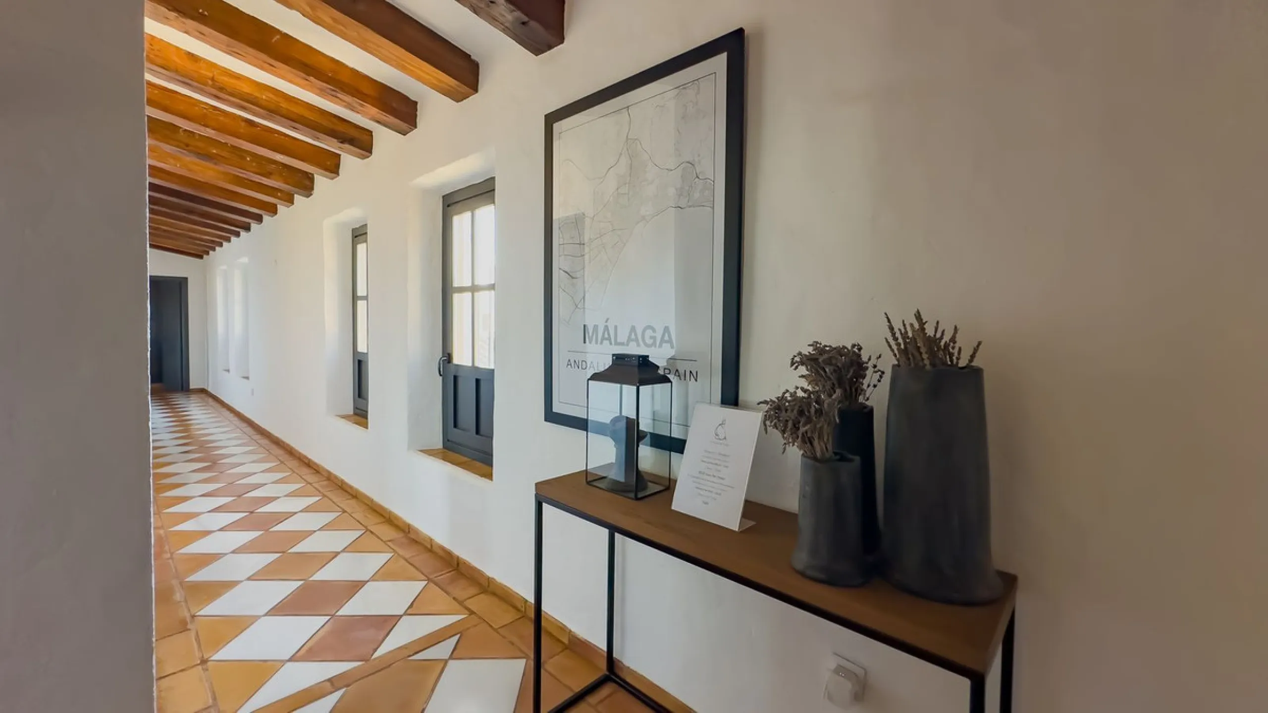 This exceptional Andalusian estate, located in the charming village of Villanueva de la Concepción, offers a rare combination of space, privacy, and breathtaking surroundings. The main residence includes 11 beautifully renovated bedrooms, comfortably acco