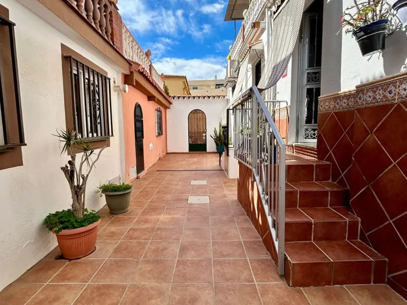 Your next family home awaits you in Doña Ermita, Las Lagunas!