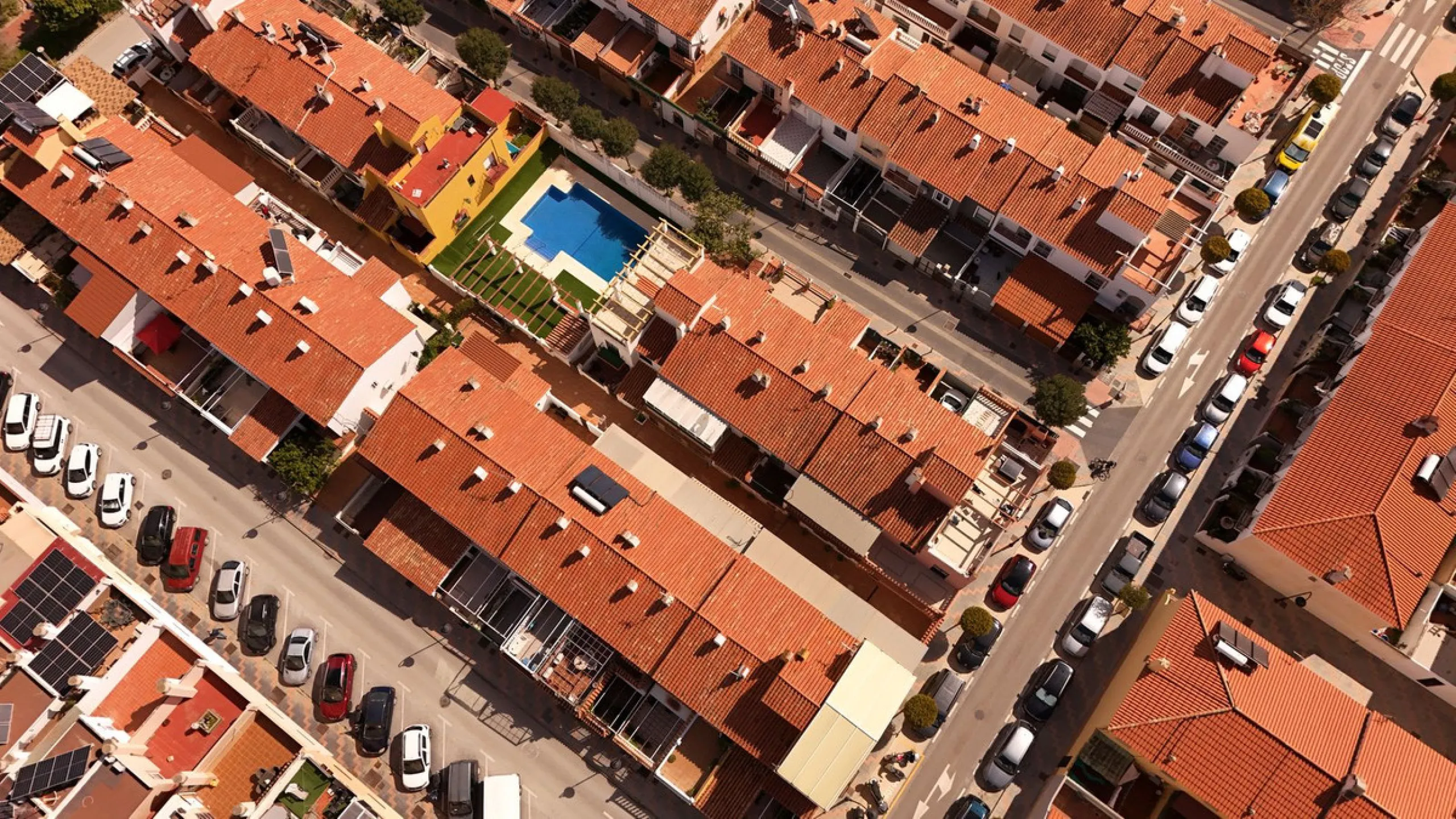 Your next family home awaits you in Doña Ermita, Las Lagunas!