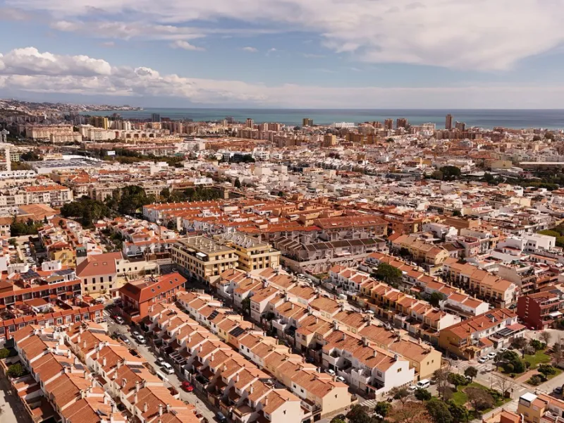 Your next family home awaits you in Doña Ermita, Las Lagunas!
