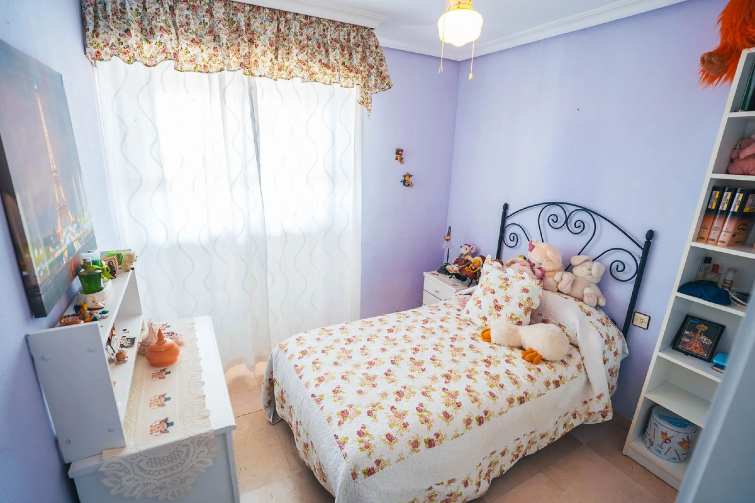 Your next family home awaits you in Doña Ermita, Las Lagunas!