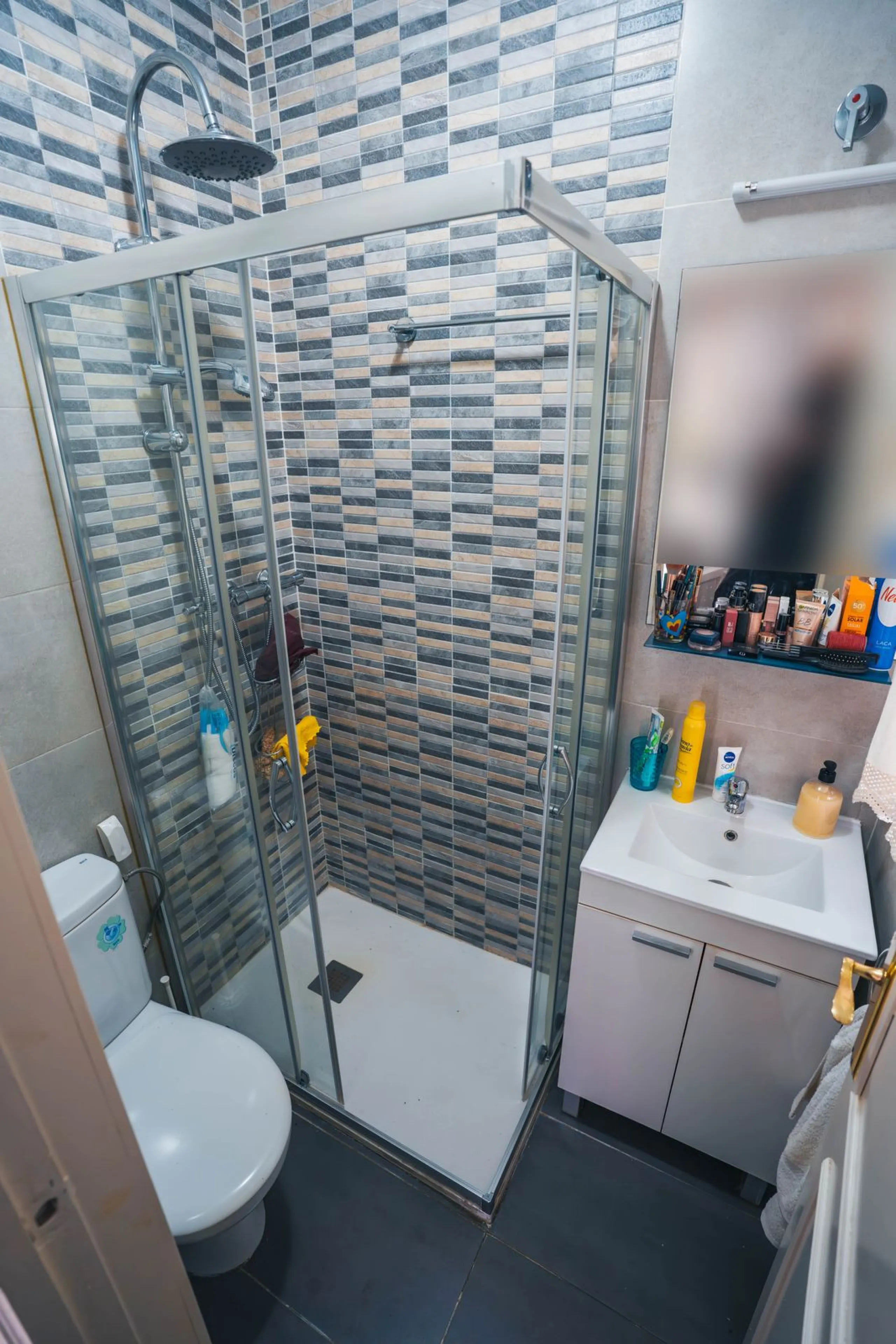 Your next family home awaits you in Doña Ermita, Las Lagunas!