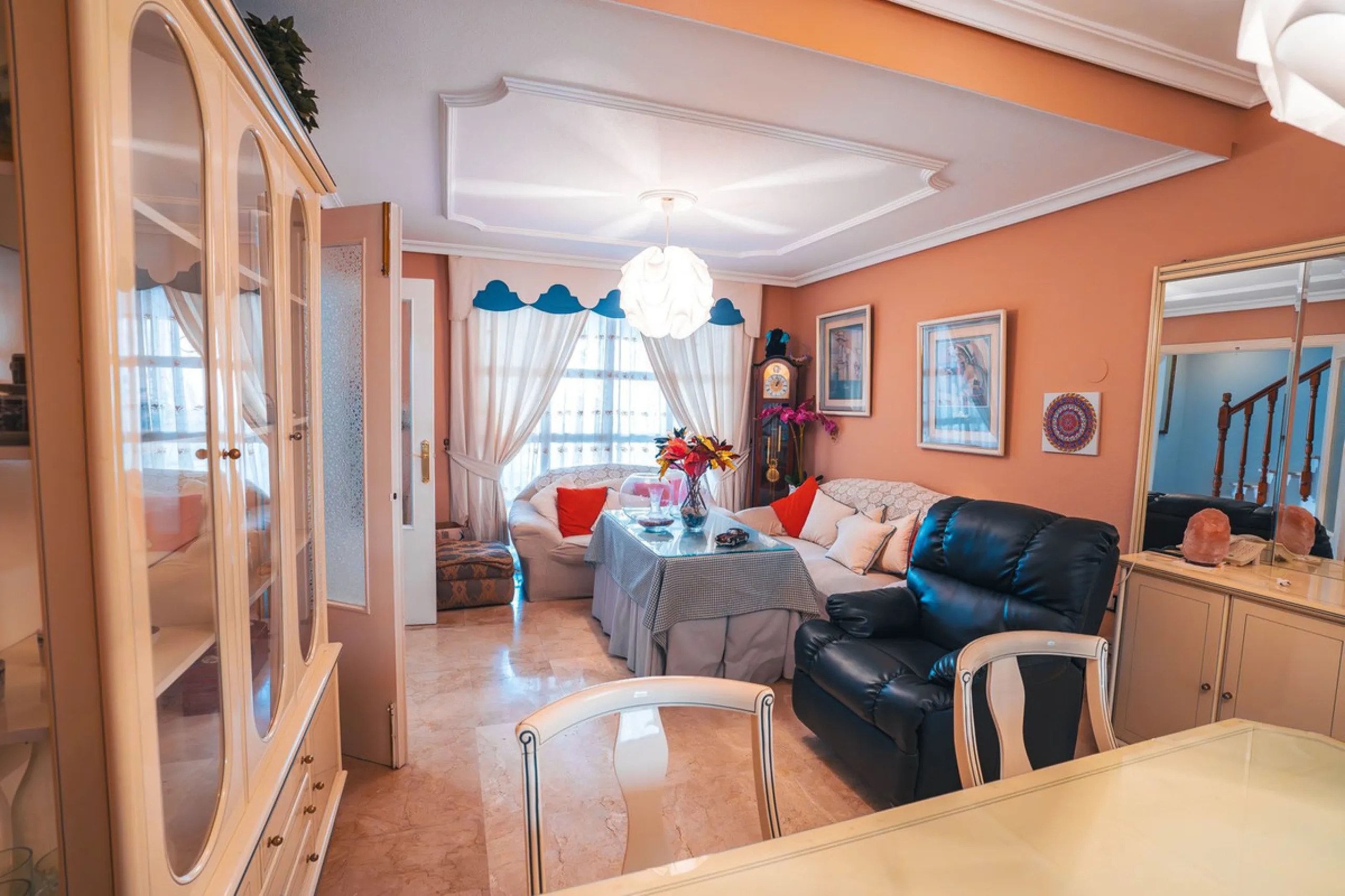 Your next family home awaits you in Doña Ermita, Las Lagunas!