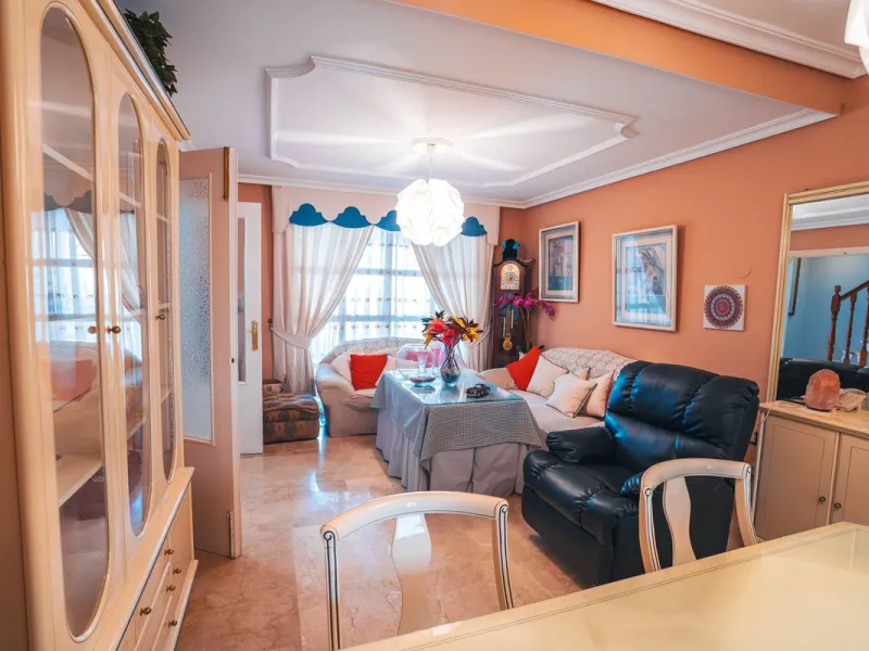Your next family home awaits you in Doña Ermita, Las Lagunas!