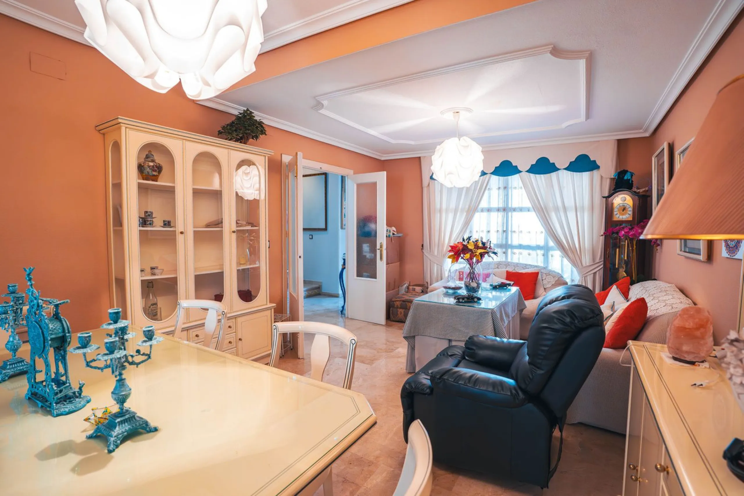 Your next family home awaits you in Doña Ermita, Las Lagunas!