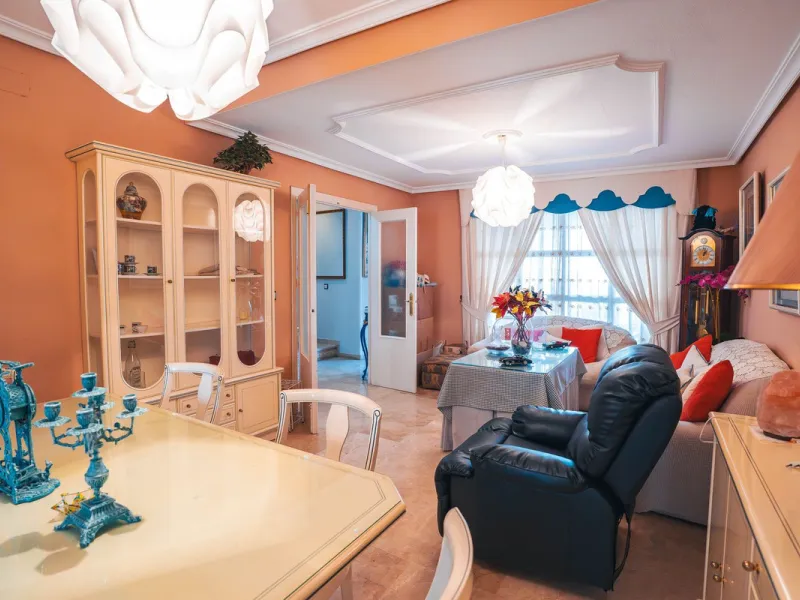 Your next family home awaits you in Doña Ermita, Las Lagunas!