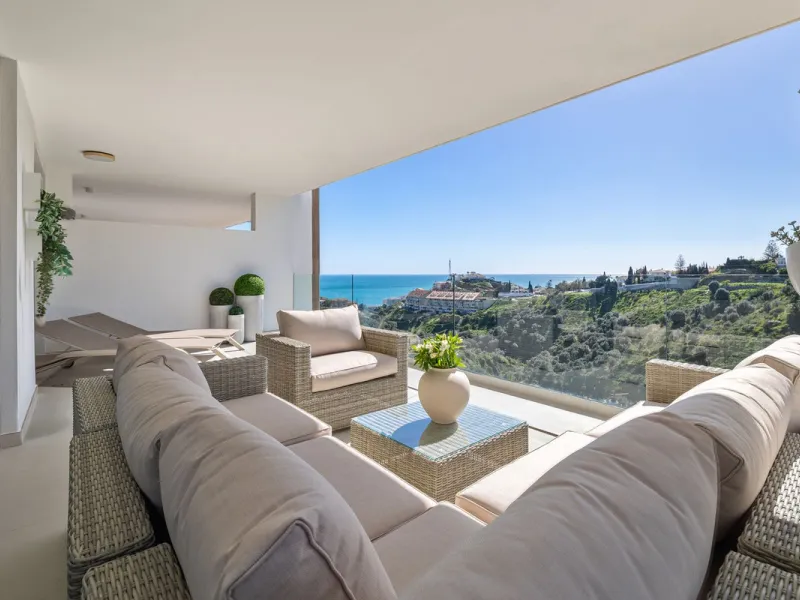 Apartment - Middle Floor Apartment в продаже в Fuengirola, Málaga. В доме 3 спален и 2 ванных комнат. Площадь дома 135 м²