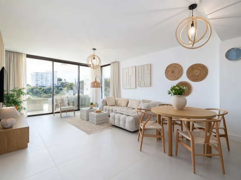 Finding the perfect balance between coastal serenity and modern luxury is effortless in this stunning corner residence, located in the highly sought-after lower enclave of El Higuerón, Fuengirola. This exceptionally spacious and luminous home is designed 