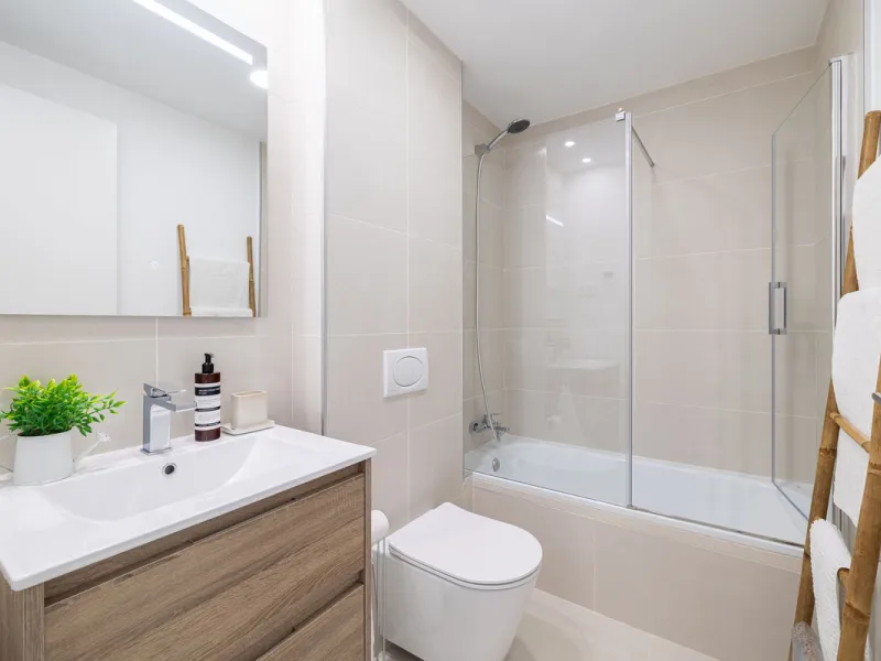 Finding the perfect balance between coastal serenity and modern luxury is effortless in this stunning corner residence, located in the highly sought-after lower enclave of El Higuerón, Fuengirola. This exceptionally spacious and luminous home is designed 