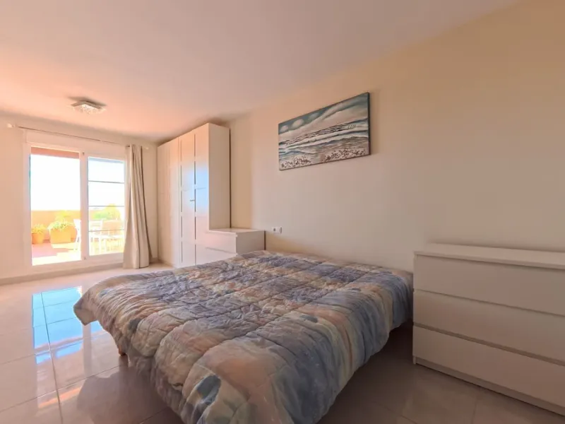 Apartment - Penthouse Duplex в продаже в Torremolinos, Málaga. В доме 3 спален и 2 ванных комнат. Площадь дома 148 м²