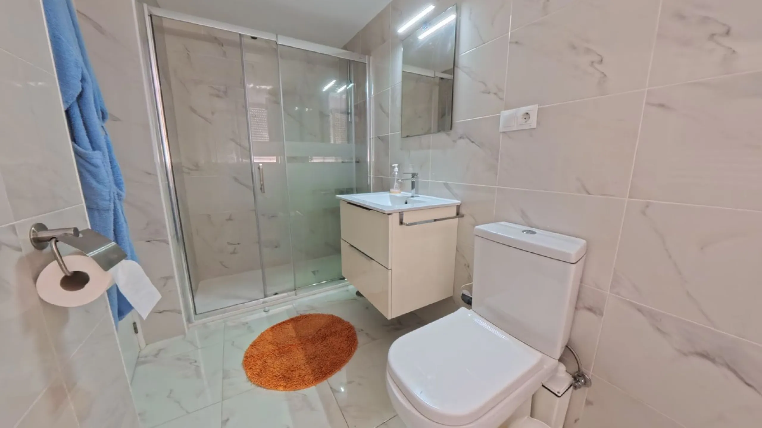 Apartment - Penthouse Duplex в продаже в Torremolinos, Málaga. В доме 3 спален и 2 ванных комнат. Площадь дома 148 м²