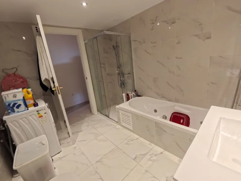 Apartment - Penthouse Duplex в продаже в Torremolinos, Málaga. В доме 3 спален и 2 ванных комнат. Площадь дома 148 м²