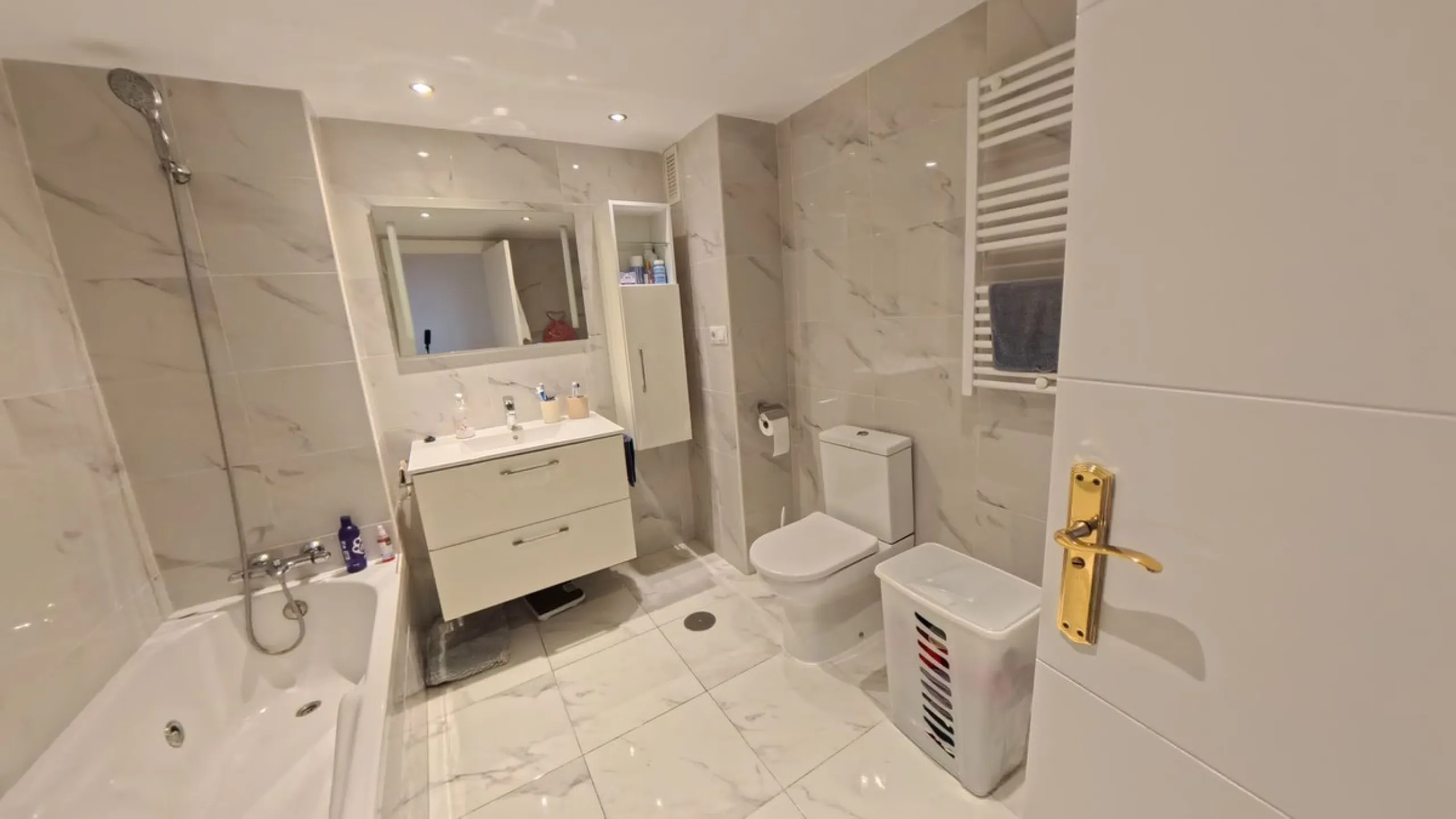 Apartment - Penthouse Duplex в продаже в Torremolinos, Málaga. В доме 3 спален и 2 ванных комнат. Площадь дома 148 м²