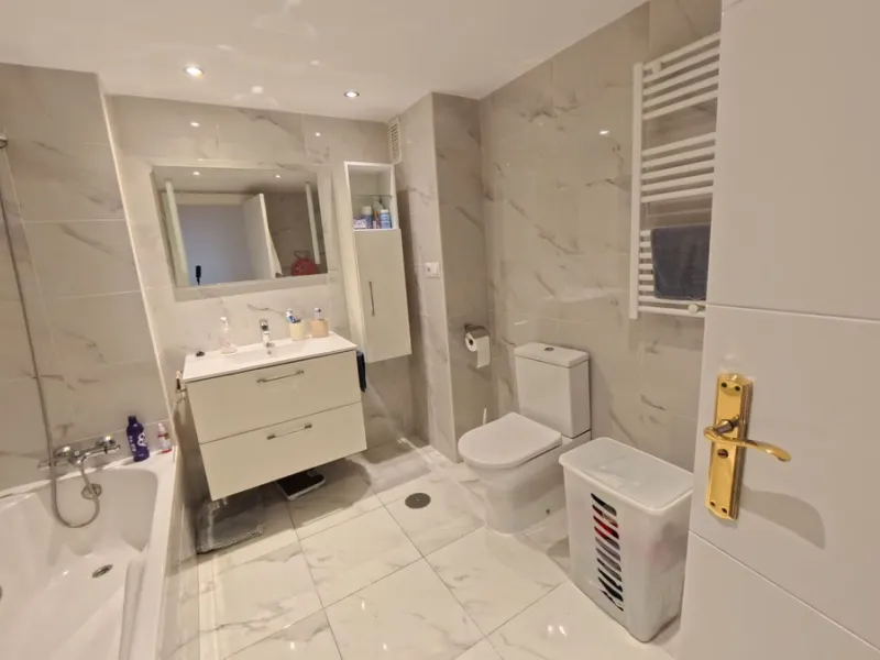 Apartment - Penthouse Duplex в продаже в Torremolinos, Málaga. В доме 3 спален и 2 ванных комнат. Площадь дома 148 м²