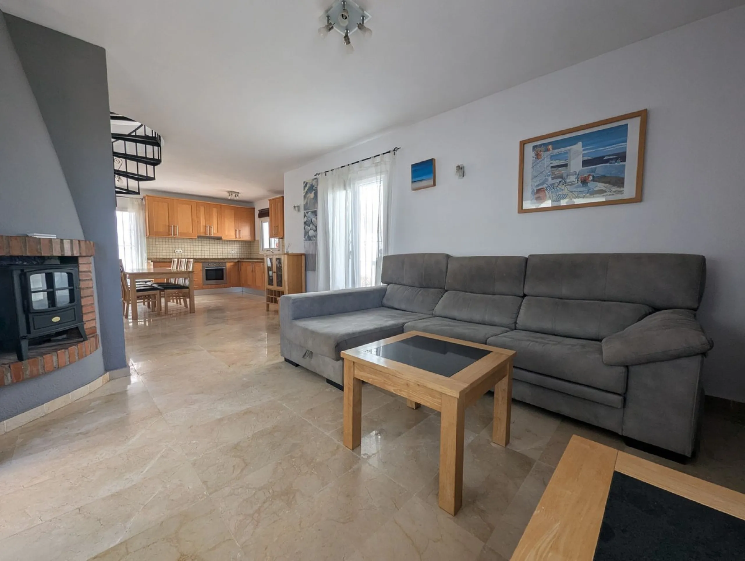 Detached House with Renovation Potential – Prime Calahonda Location – Walking Distance to the Beach