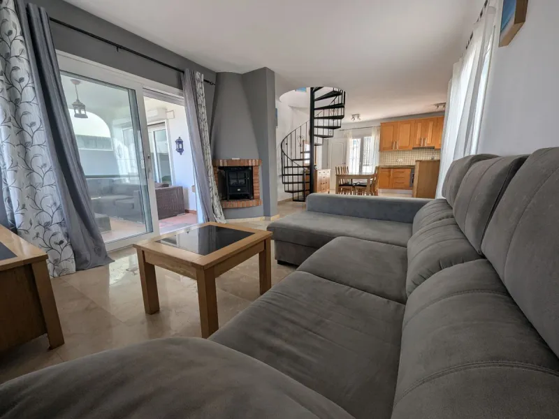 Detached House with Renovation Potential – Prime Calahonda Location – Walking Distance to the Beach