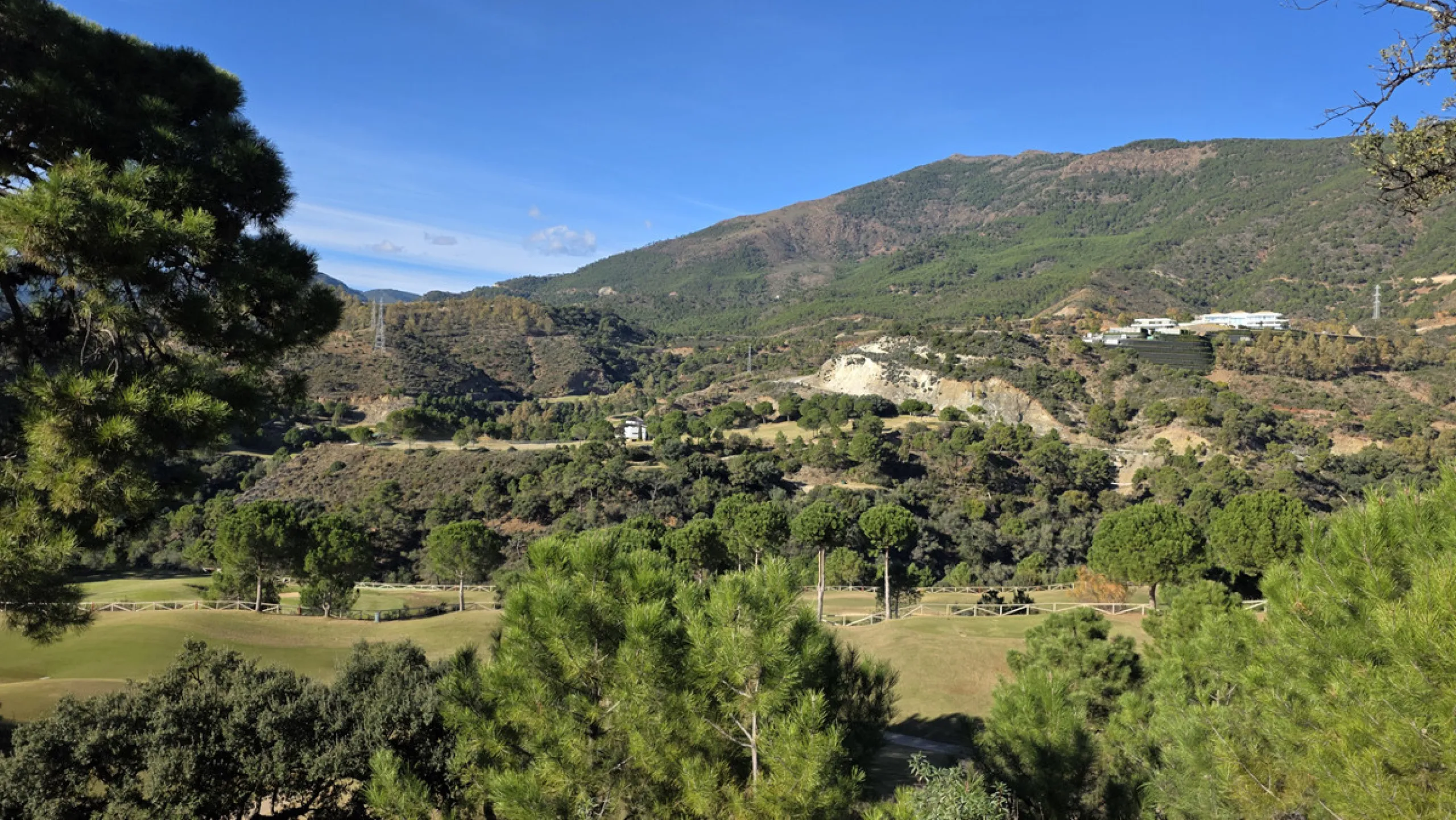 Plot - Land в продаже в Benahavís, Málaga. Площадь дома 1600 м². Площадь участка 5497 м²