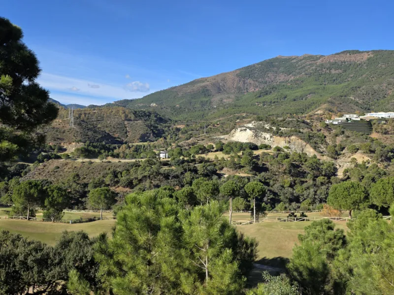 Plot - Land в продаже в Benahavís, Málaga. Площадь дома 1600 м². Площадь участка 5497 м²
