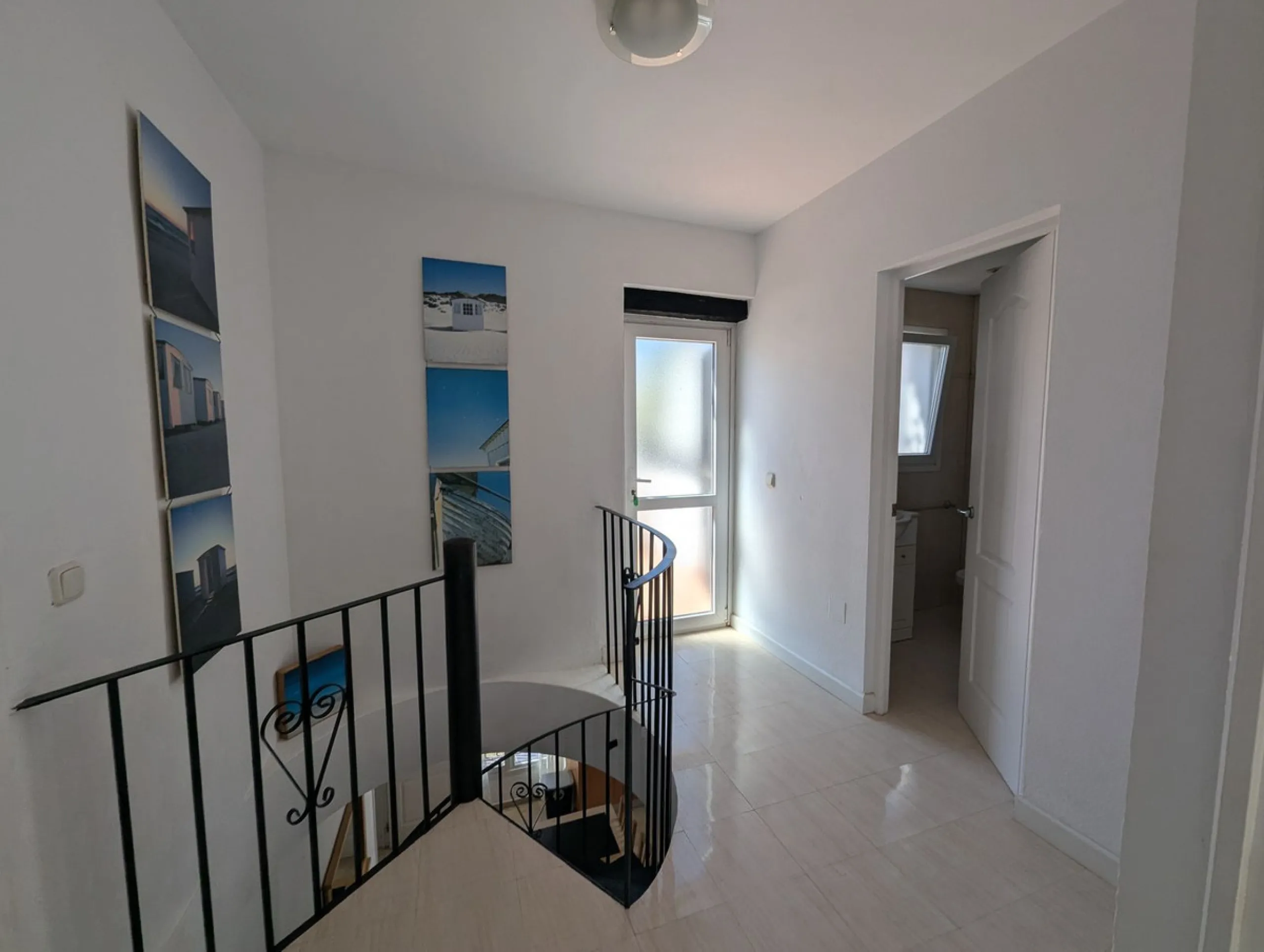 Detached House with Renovation Potential – Prime Calahonda Location – Walking Distance to the Beach