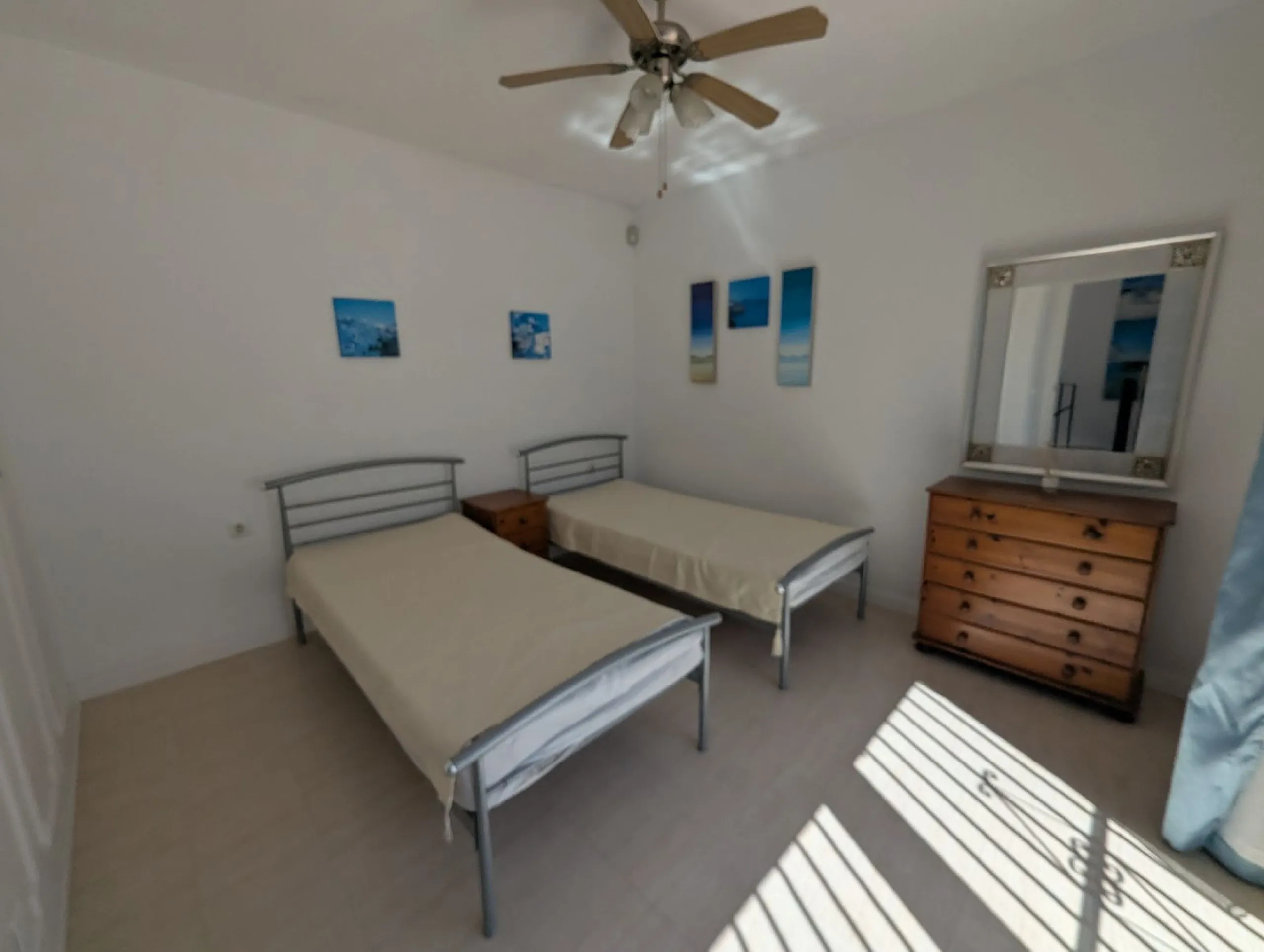 Detached House with Renovation Potential – Prime Calahonda Location – Walking Distance to the Beach