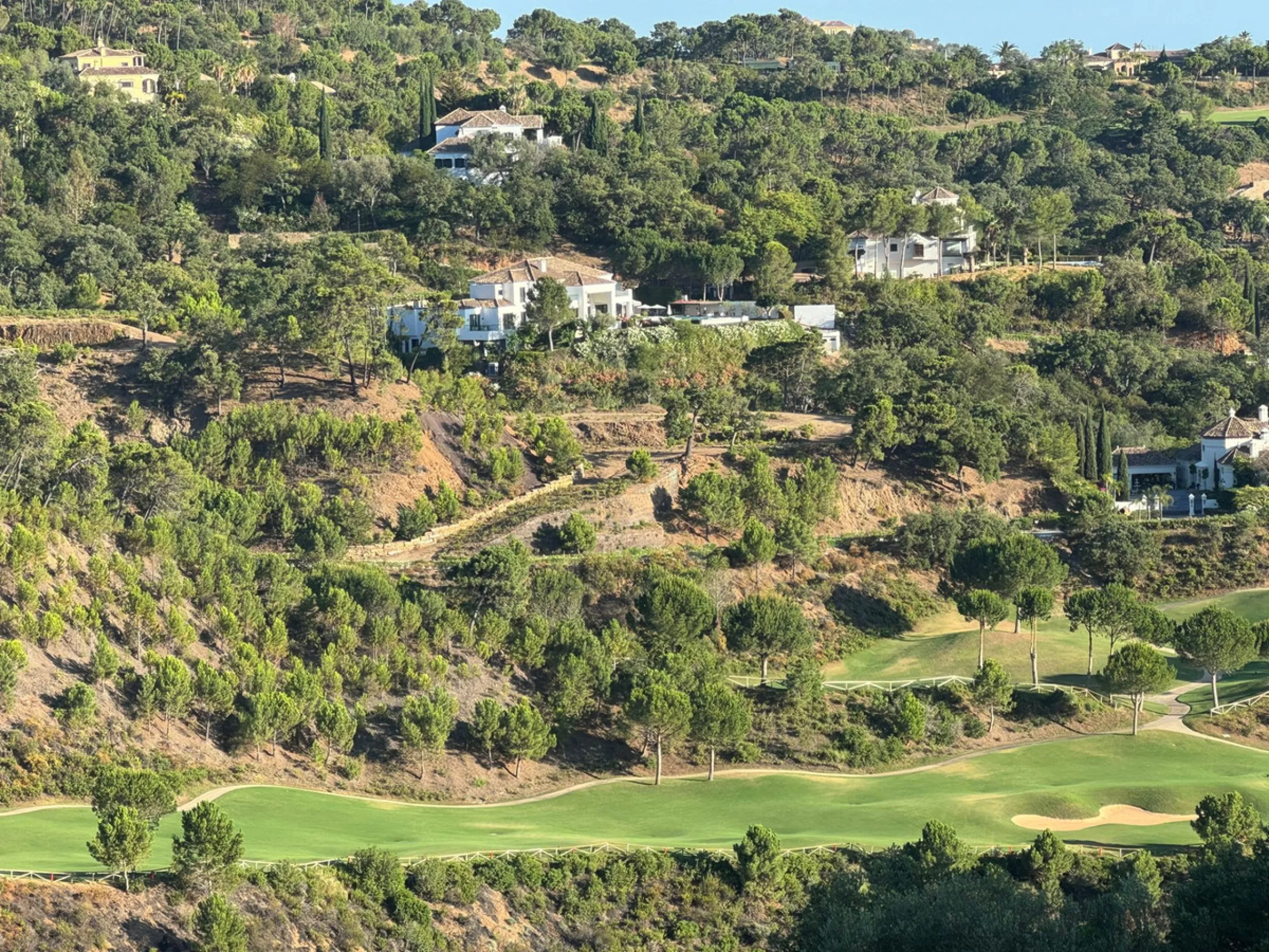 Plot - Land в продаже в Benahavís, Málaga. Площадь дома 1600 м². Площадь участка 5497 м²