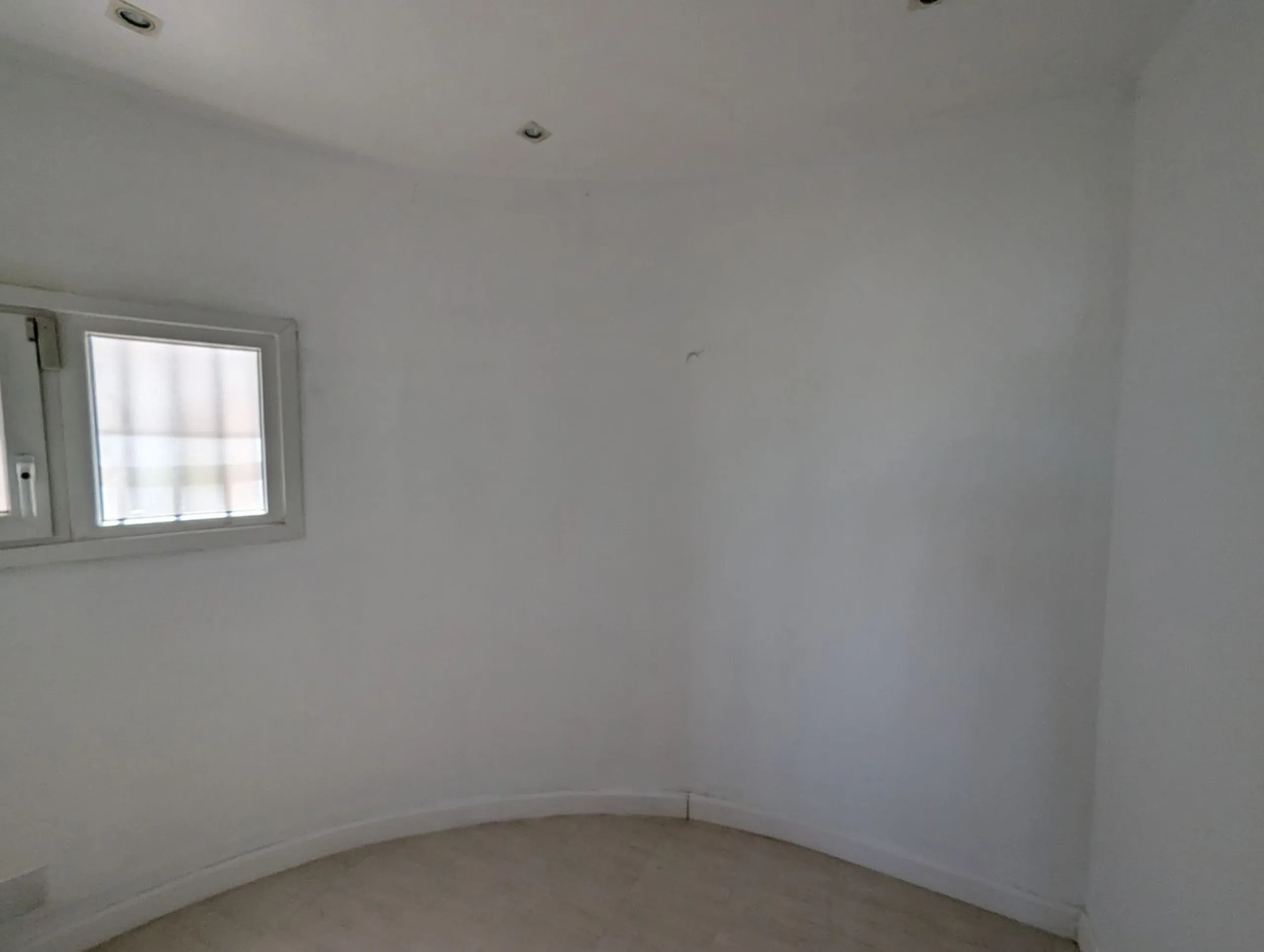 Detached House with Renovation Potential – Prime Calahonda Location – Walking Distance to the Beach