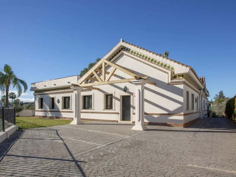 Detached villa on the front line of the golf course in Mijas Golf with pool and large plot