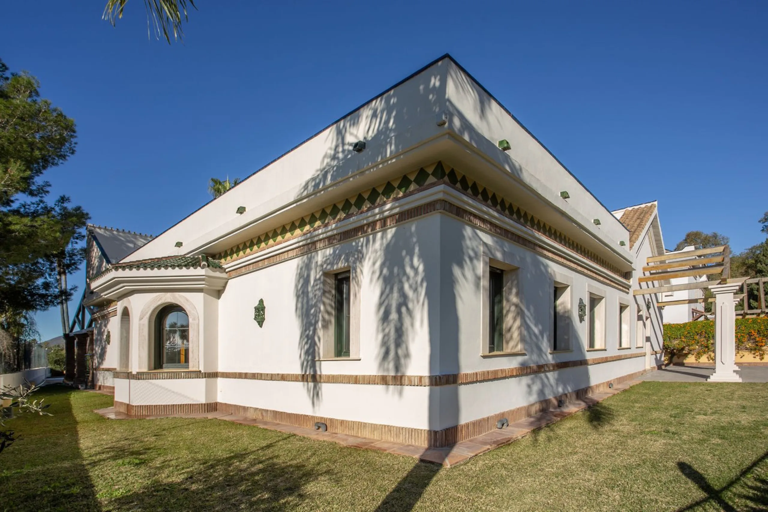 Detached villa on the front line of the golf course in Mijas Golf with pool and large plot