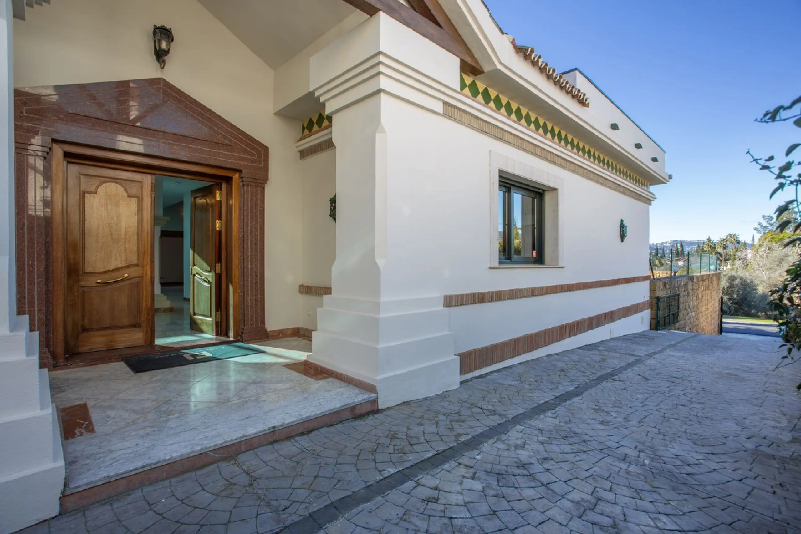 Detached villa on the front line of the golf course in Mijas Golf with pool and large plot
