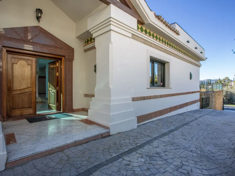 Detached villa on the front line of the golf course in Mijas Golf with pool and large plot
