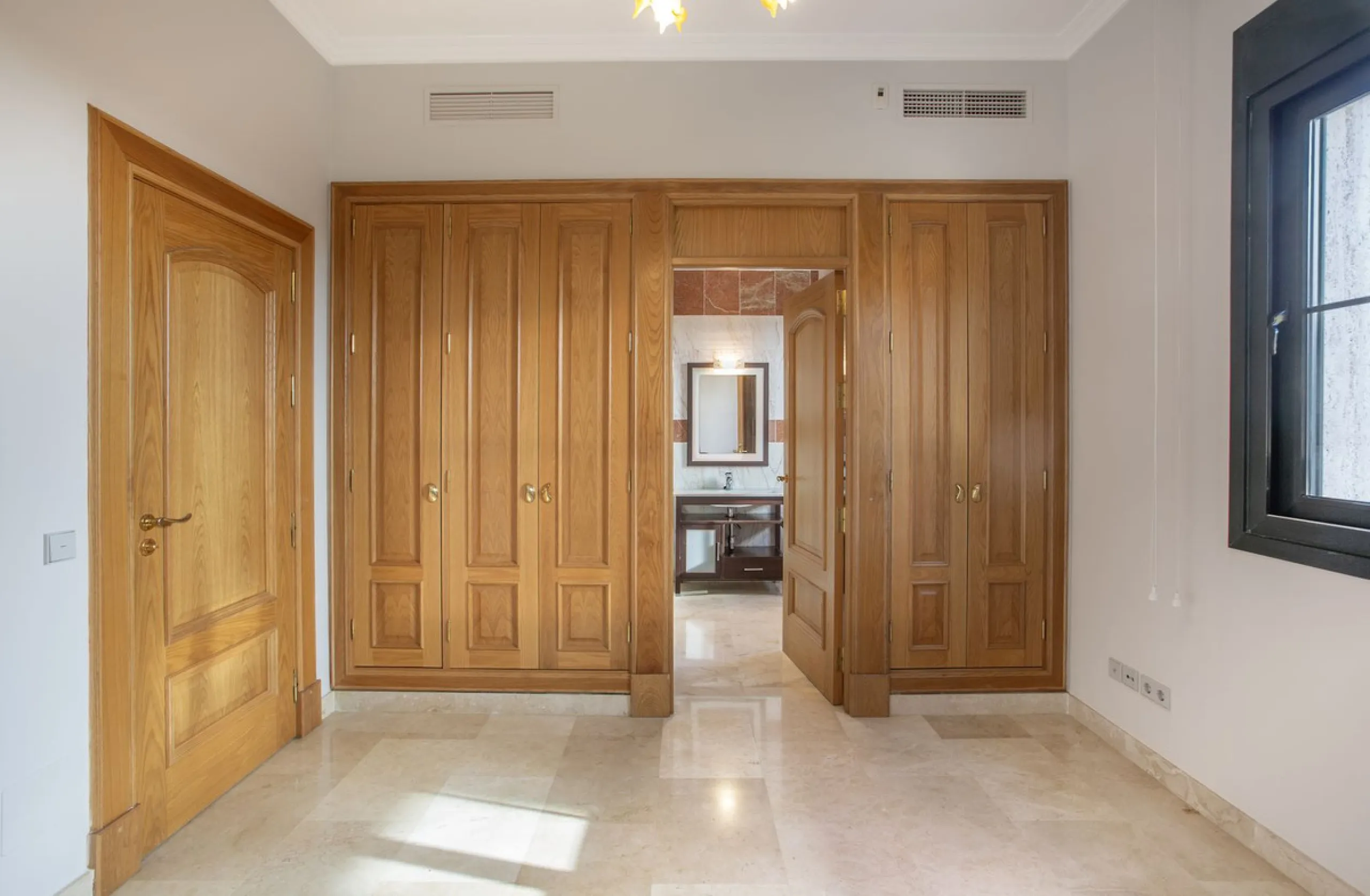 Detached villa on the front line of the golf course in Mijas Golf with pool and large plot
