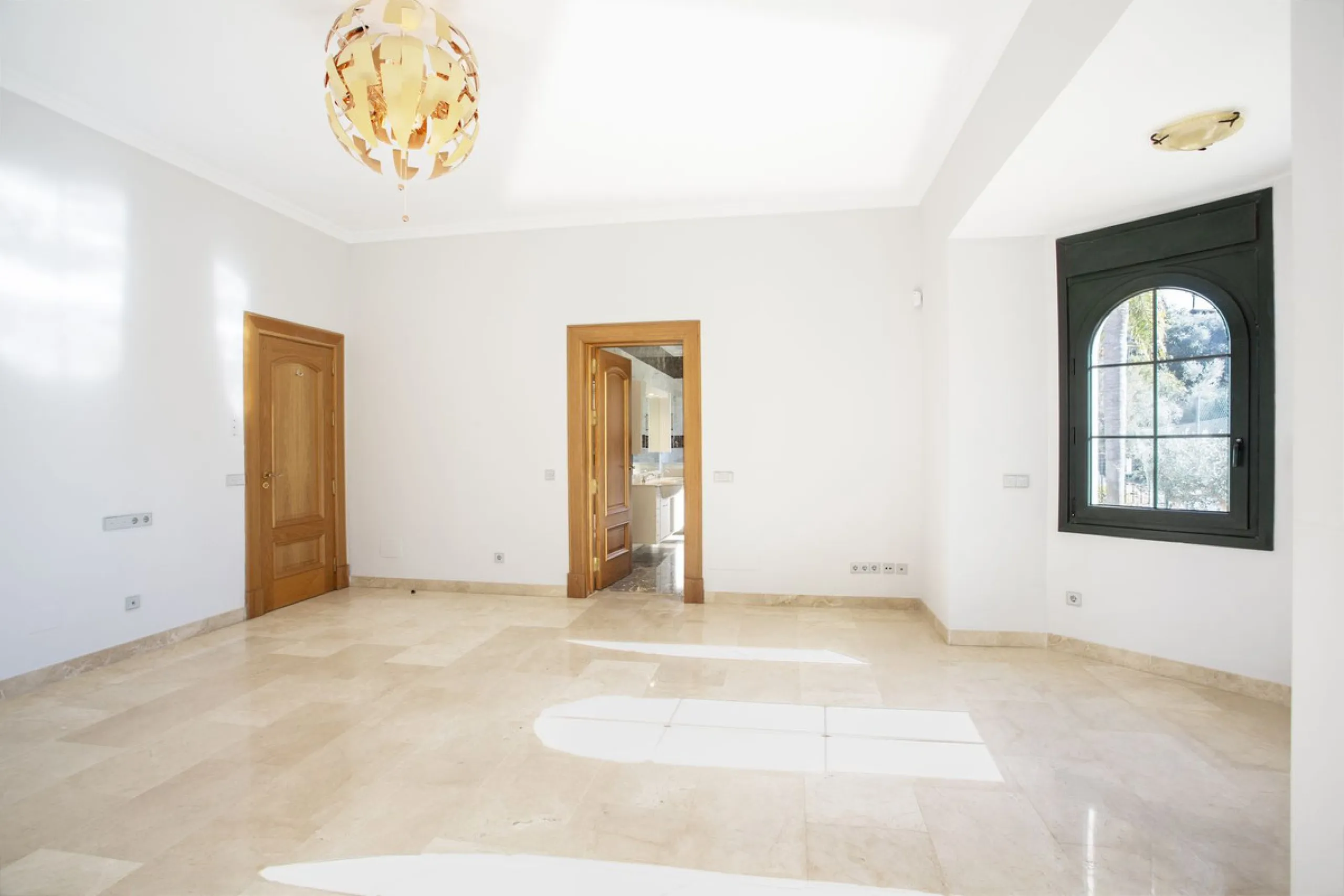 Detached villa on the front line of the golf course in Mijas Golf with pool and large plot