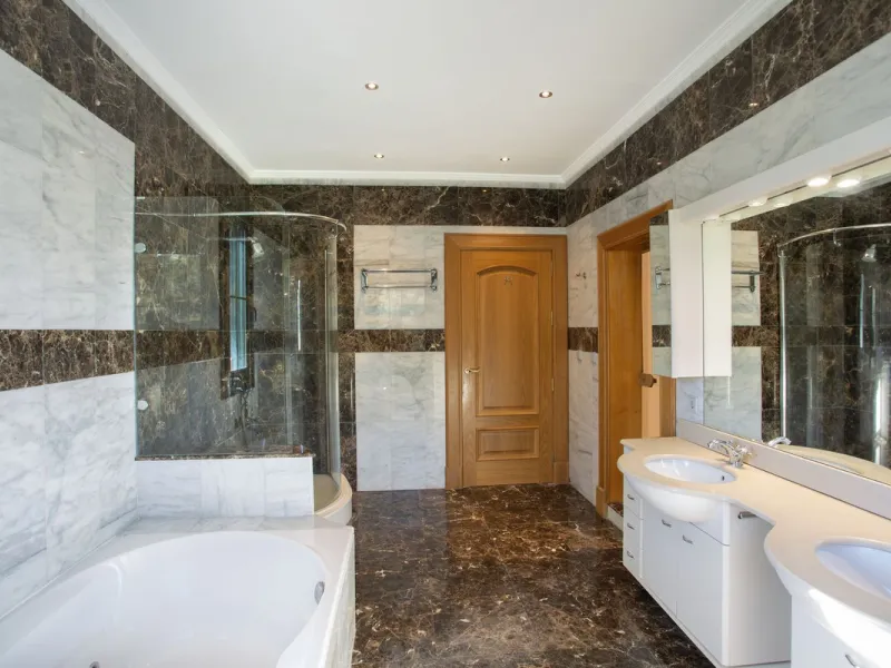 Detached villa on the front line of the golf course in Mijas Golf with pool and large plot