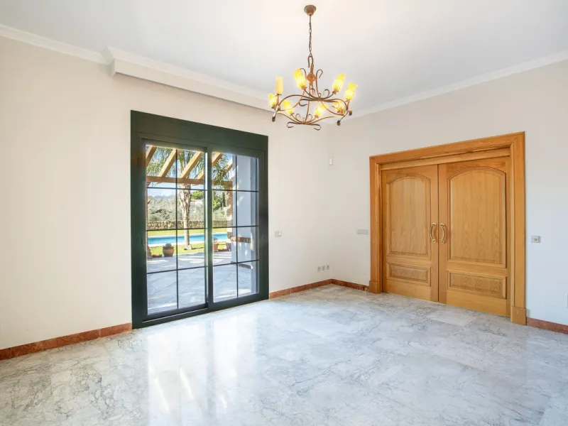 Detached villa on the front line of the golf course in Mijas Golf with pool and large plot
