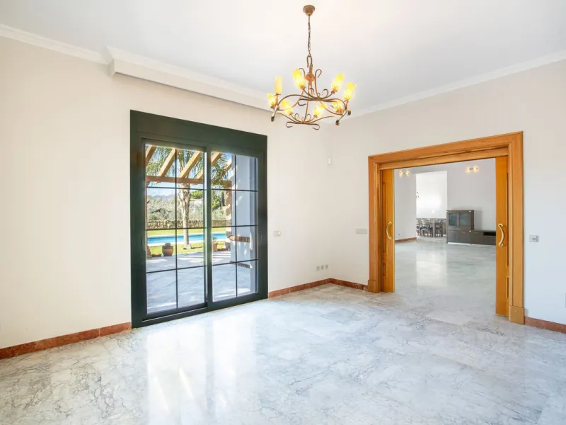 Detached villa on the front line of the golf course in Mijas Golf with pool and large plot
