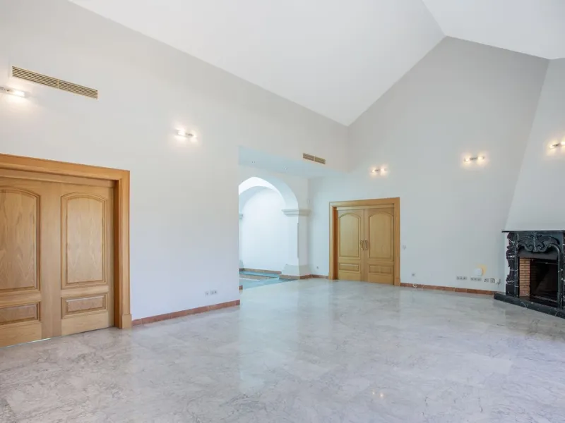Detached villa on the front line of the golf course in Mijas Golf with pool and large plot