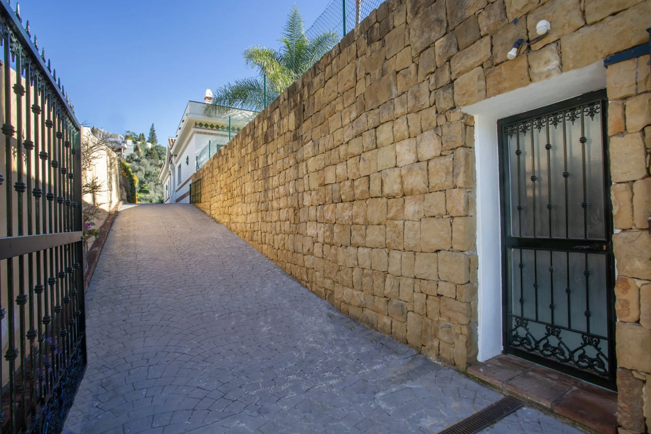 Detached villa on the front line of the golf course in Mijas Golf with pool and large plot